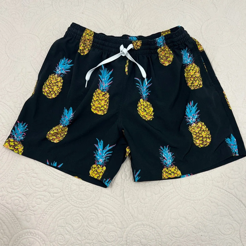 Chubbies Mens Pineapple Print Swim Trunks Black Blue Yellow Large 5.5 Inseam